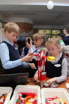 5 мая 2017 года во второй раз прошёл краевой LEGO-турнир среди младших школьников «LEGO-умники» 3