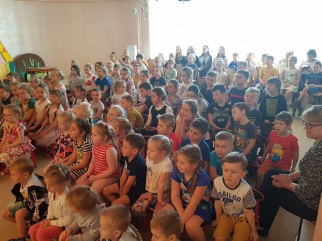 ​В Центр образования «Эврика» приезжала Детская Музыкальная школа № 5. 4