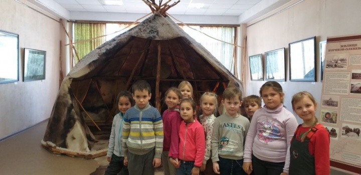 Малыши в Краевой библиотеке.