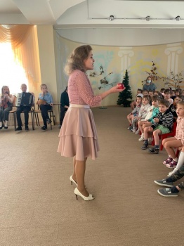 Воспитанники МБУДО «Детская музыкальная школа № 5» провели концерт для маленьких эвриканцев. 9