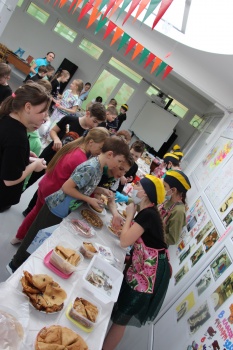 ​Веселая ярмарка «Масленица - Объедуха» прошла в Центре образования! 17