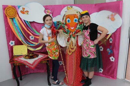 ​Веселая ярмарка «Масленица - Объедуха» прошла в Центре образования! 16