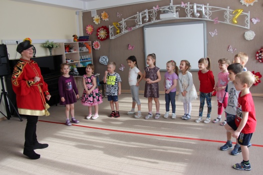 ​Веселая ярмарка «Масленица - Объедуха» прошла в Центре образования! 7
